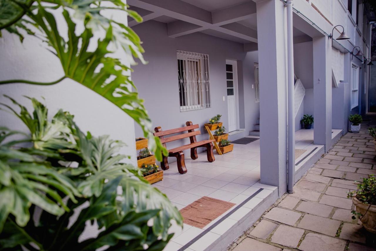 Hospedagem Vila Suica Centro กรามาโด ภายนอก รูปภาพ